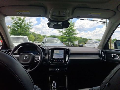 Certified 2026 Volvo XC40 B5 Plus AWD/4WD image 10