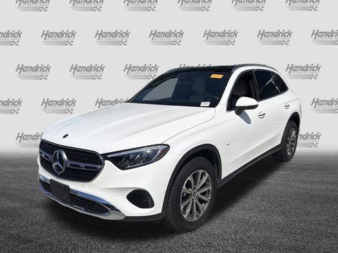 Used 2025 Mercedes-Benz GLC 300 4MATIC image 5