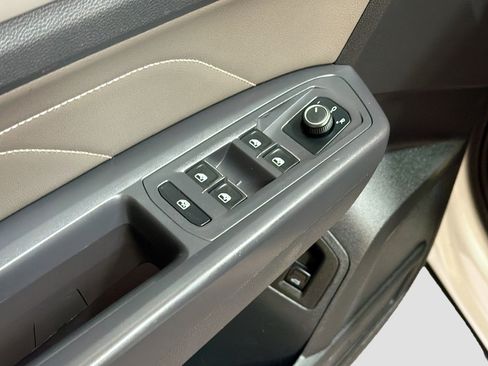 Used 2021 Volkswagen Atlas SE image 15