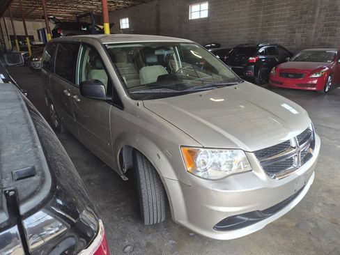Used 2014 Dodge Grand Caravan SE w/ Quick Order Package 29E SE FWD image 5