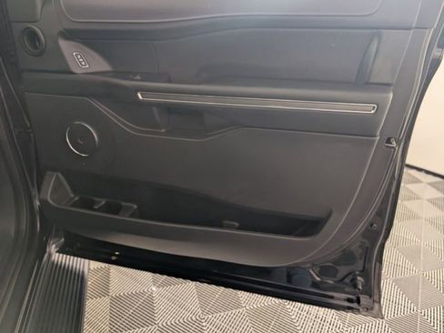Used 2022 Ford Expedition XLT image 36