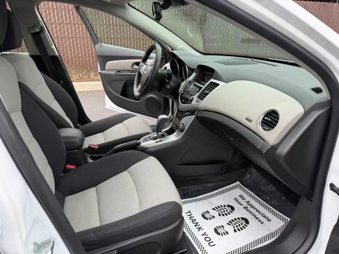 Used 2016 Chevrolet Cruze LS FWD image 13