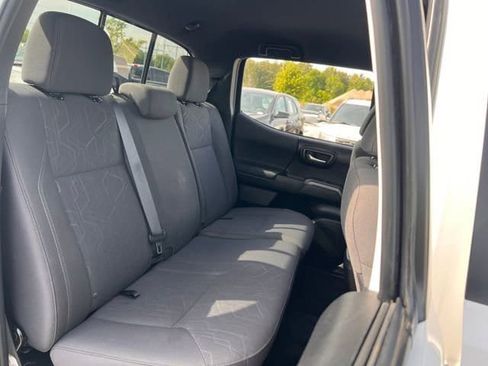 Used 2019 Toyota Tacoma TRD Sport w/ Technology Package RWD image 29
