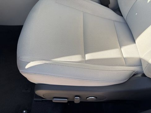 Used 2025 Hyundai Kona SEL FWD image 15