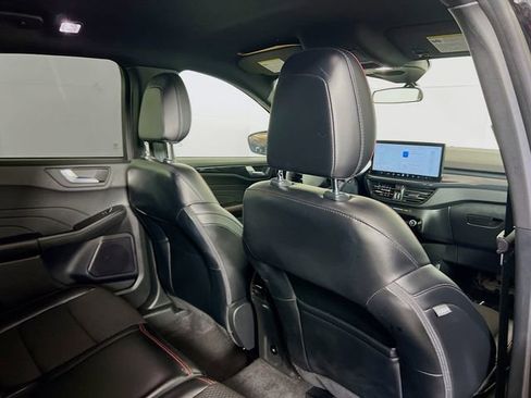 Used 2024 Ford Escape ST-Line w/ Tech Pack #1 image 9