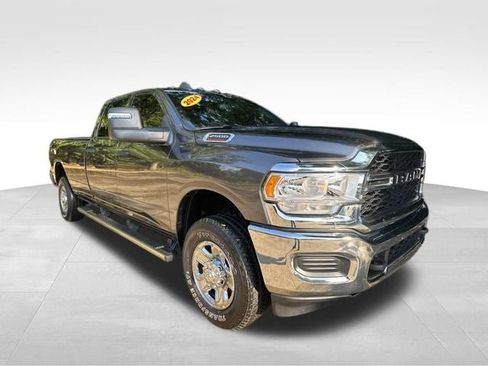 Used 2024 RAM 2500 Tradesman w/ Chrome Appearance Group AWD/4WD image 3