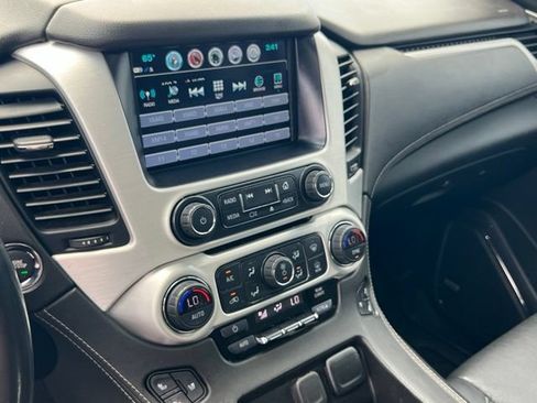 Used 2019 GMC Yukon XL SLT AWD/4WD image 17