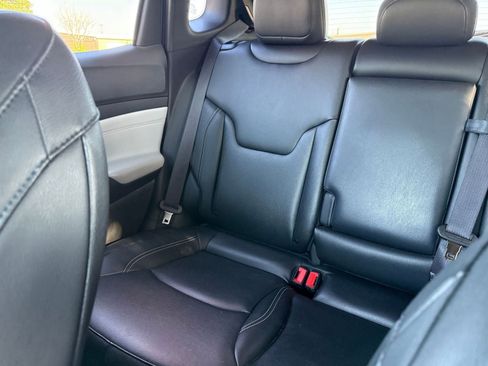 Used 2025 Jeep Compass Limited AWD/4WD image 39