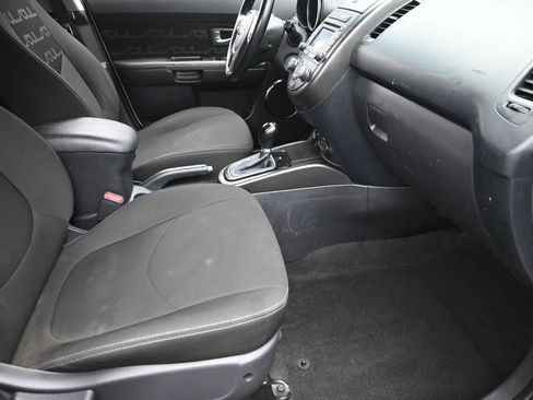 Used 2013 Kia Soul + w/ Audio Pkg image 7