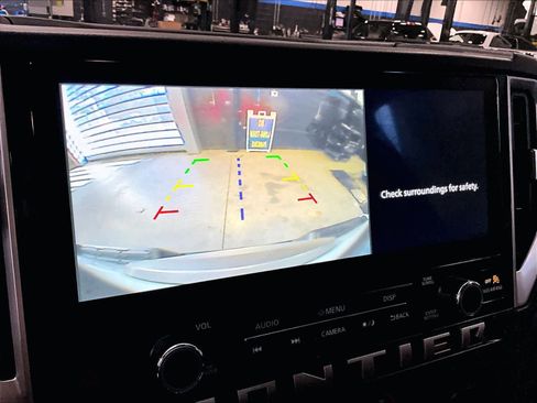 Used 2025 Nissan Frontier SV image 19