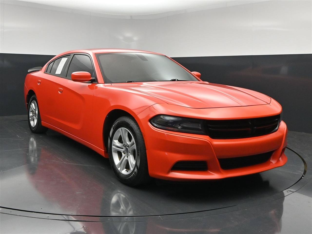 Used 2018 Dodge Charger SXT RWD image 1