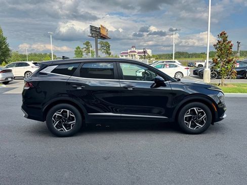 Used 2024 Kia Sportage LX FWD image 9