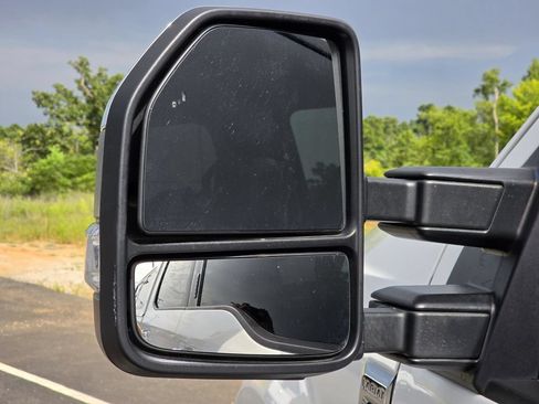 Used 2020 Ford F250 Lariat w/ Lariat Ultimate Package AWD/4WD image 57