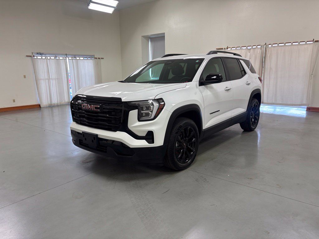 Used 2026 GMC Terrain Elevation w/ Elevation Premium Package FWD image 4