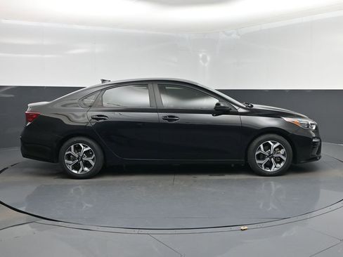 Certified 2020 Kia Forte LXS image 2