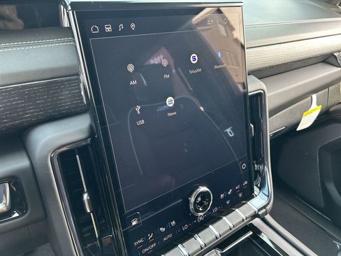 New 2026 GMC Yukon AT4 Ultimate AWD/4WD image 13