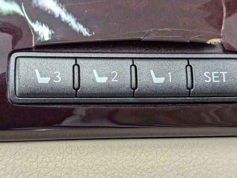 Used 2013 Lexus LX 570 4WD image 18