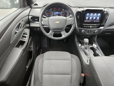 Used 2023 Chevrolet Traverse LT image 13