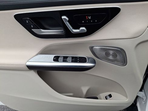 Used 2023 Mercedes-Benz GLC 300 4MATIC image 15