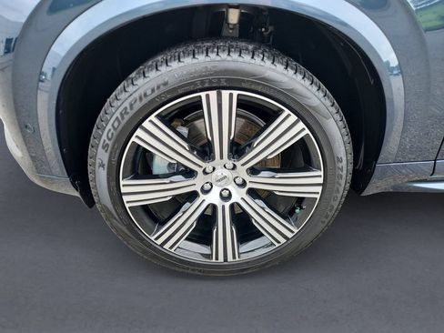 Certified 2024 Volvo XC90 T8 Ultimate w/ Lounge Package AWD/4WD image 8