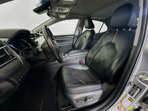 Used 2018 Toyota Camry XLE w/ Audio Package FWD image 13