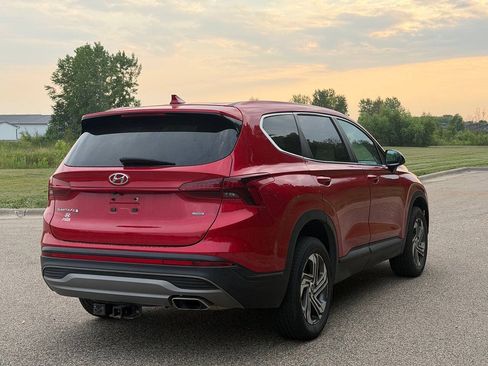 Used 2023 Hyundai Santa Fe SE AWD/4WD image 3