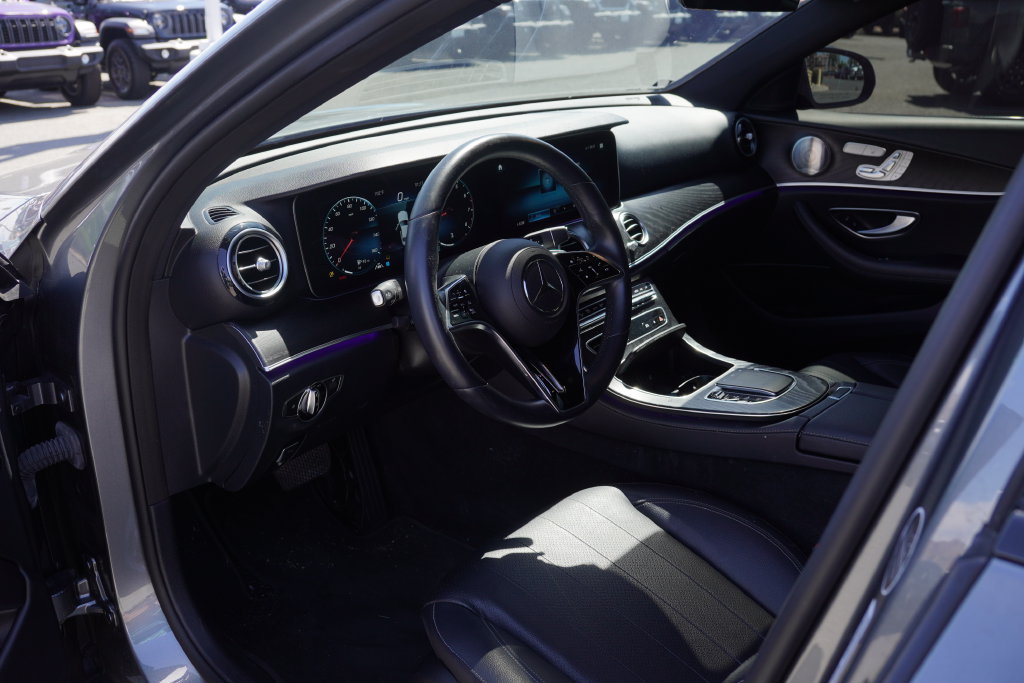 Used 2022 Mercedes-Benz E 350 Sedan image 5