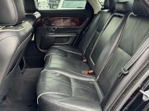 Used 2016 Jaguar XJ R-Sport image 12