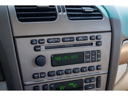 Used 2005 Ford Thunderbird 50th Anniversary RWD image 22