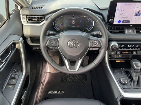 Used 2023 Toyota RAV4 XLE Premium AWD/4WD image 12