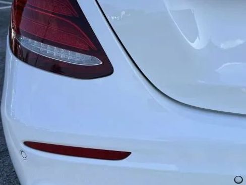 Used 2017 Mercedes-Benz E 300 image 13