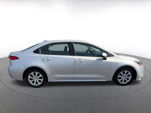 Used 2025 Toyota Corolla LE image 16