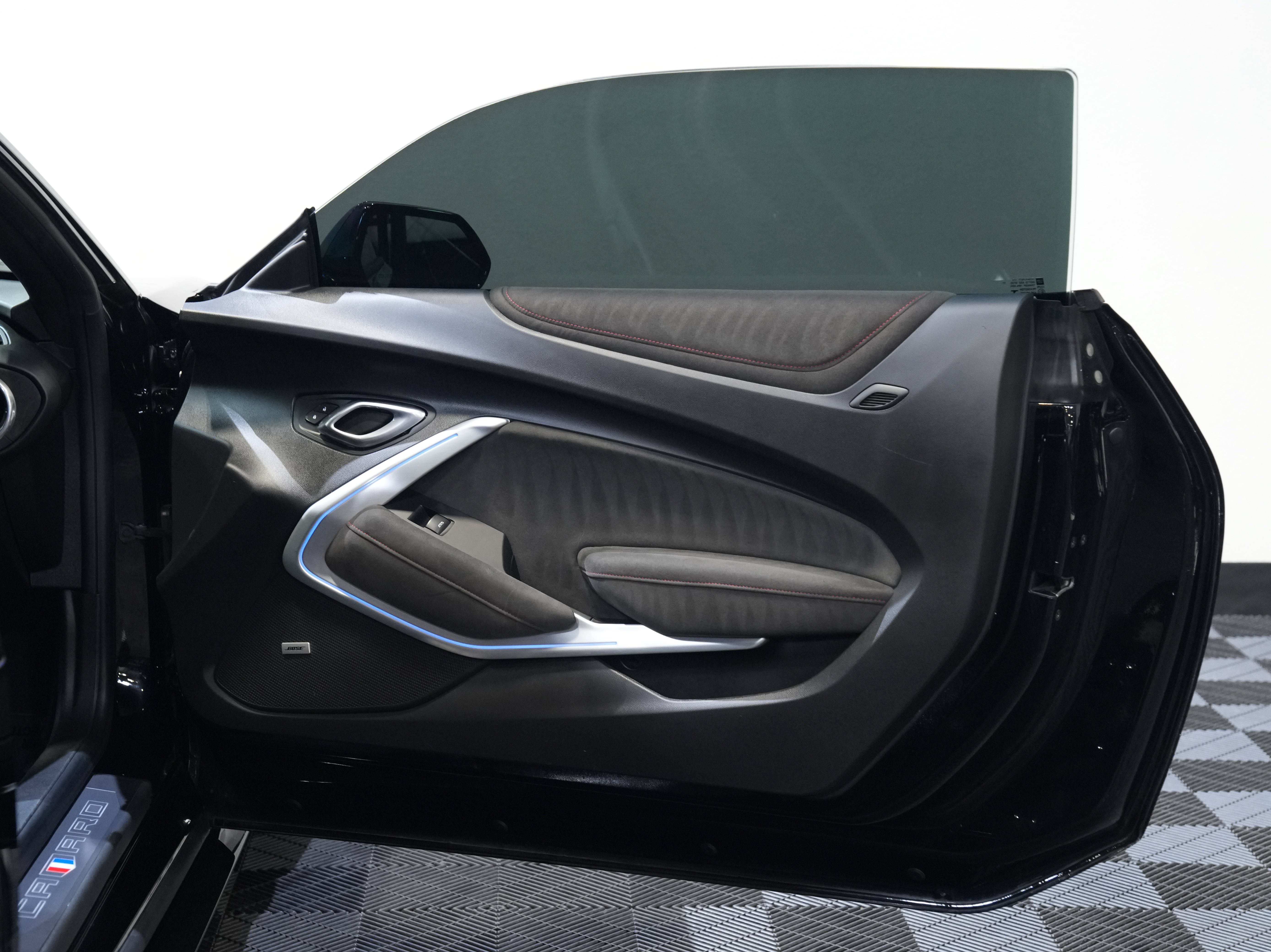 Used 2018 Chevrolet Camaro ZL1 RWD image 24
