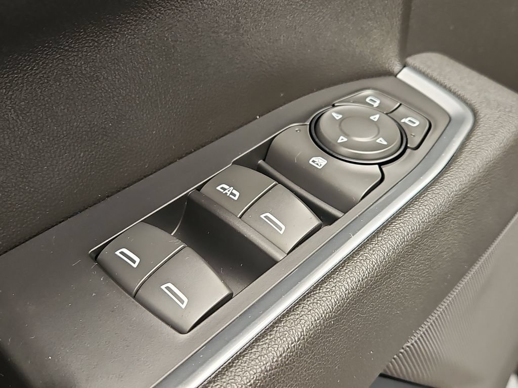Certified 2025 Chevrolet Silverado 1500 LT AWD/4WD image 26