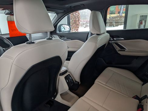 Used 2025 BMW X2 xDrive28i w/ Convenience Package image 10