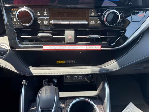 New 2026 Toyota Highlander Limited AWD/4WD image 23