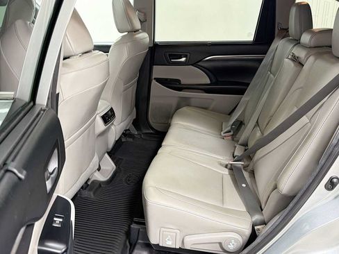 Certified 2018 Toyota Highlander Limited AWD/4WD image 25