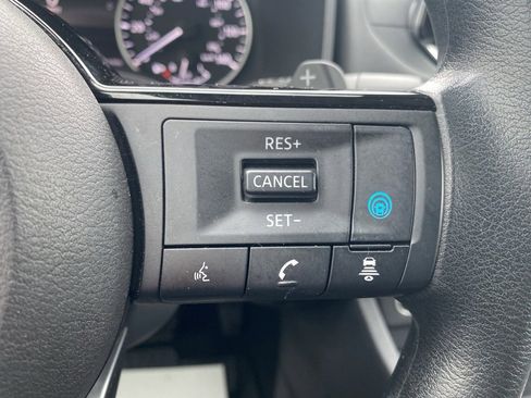 Used 2022 Nissan Rogue SV image 26