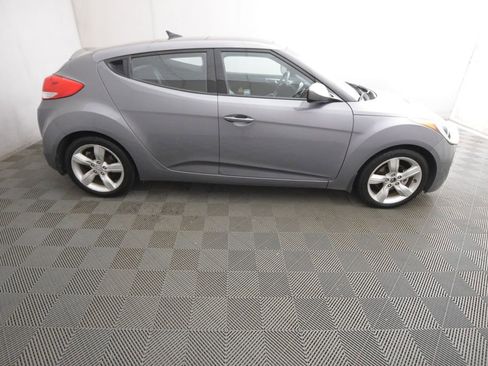 Used 2014 Hyundai Veloster w/ Style Package 02 image 4