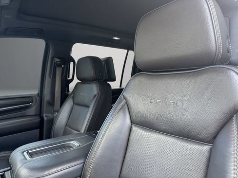 Used 2021 GMC Yukon XL Denali w/ Denali Ultimate Package RWD image 15