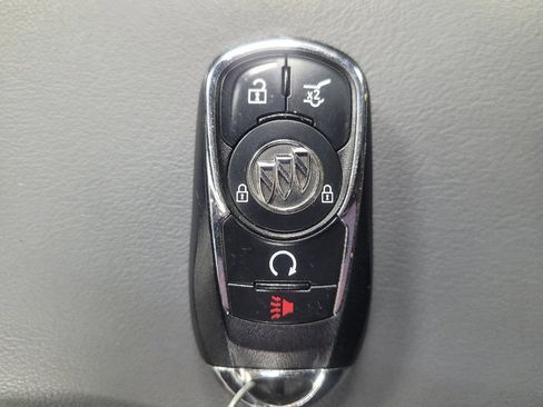 Used 2018 Buick Enclave Essence FWD image 32