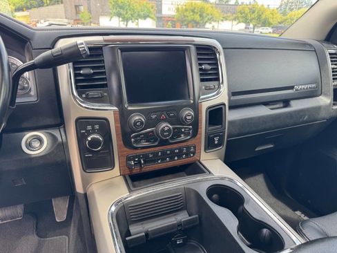 Used 2018 RAM 3500 Laramie AWD/4WD image 8