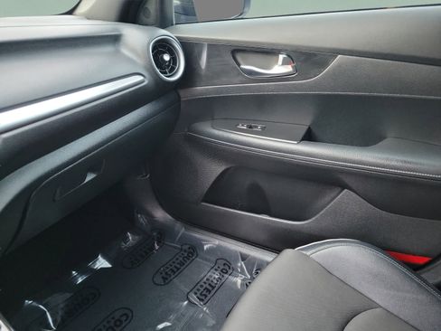Certified 2024 Kia Forte GT-Line FWD image 21