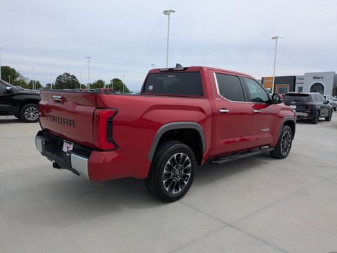 Used 2025 Toyota Tundra Limited AWD/4WD image 8