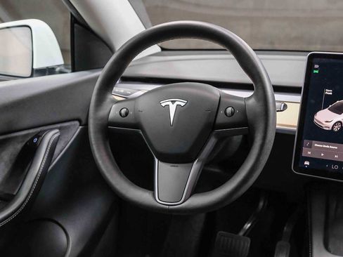 Used 2021 Tesla Model Y Long Range AWD/4WD image 15