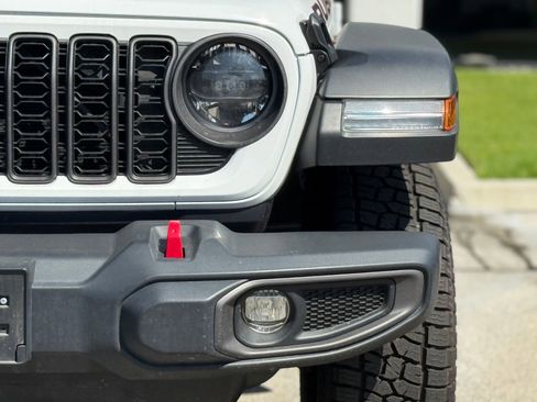 Used 2024 Jeep Wrangler Unlimited Rubicon image 7