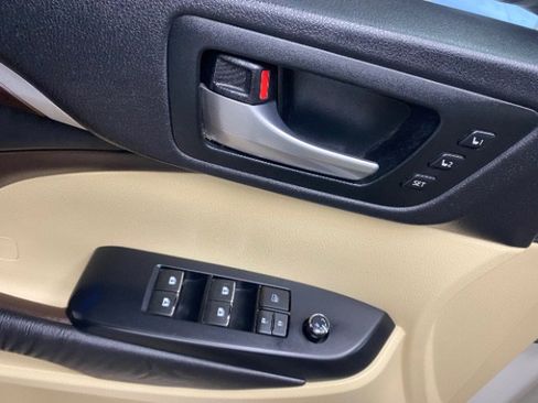 Used 2016 Toyota Highlander Limited AWD/4WD image 20