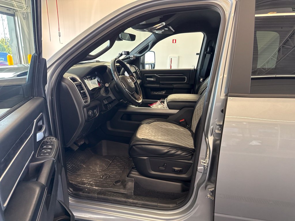 Used 2024 RAM 3500 Big Horn w/ Sport Appearance Package AWD/4WD image 5