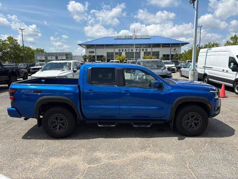 Used 2025 Nissan Frontier PRO-4X AWD/4WD image 4