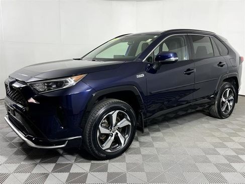 Certified 2021 Toyota RAV4 SE image 2